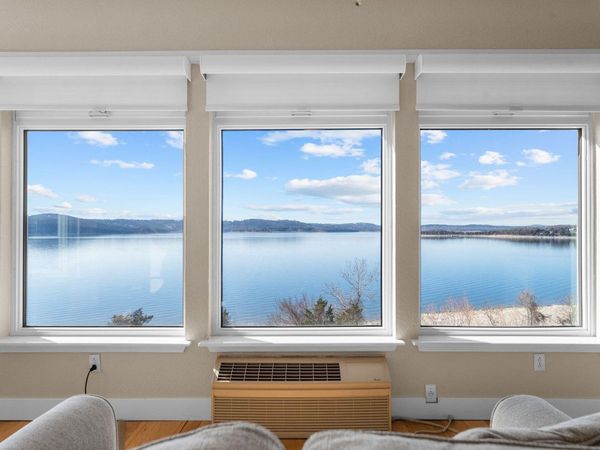 680 Emerald Pointe Drive, Unit 7, Hollister, MO 65672