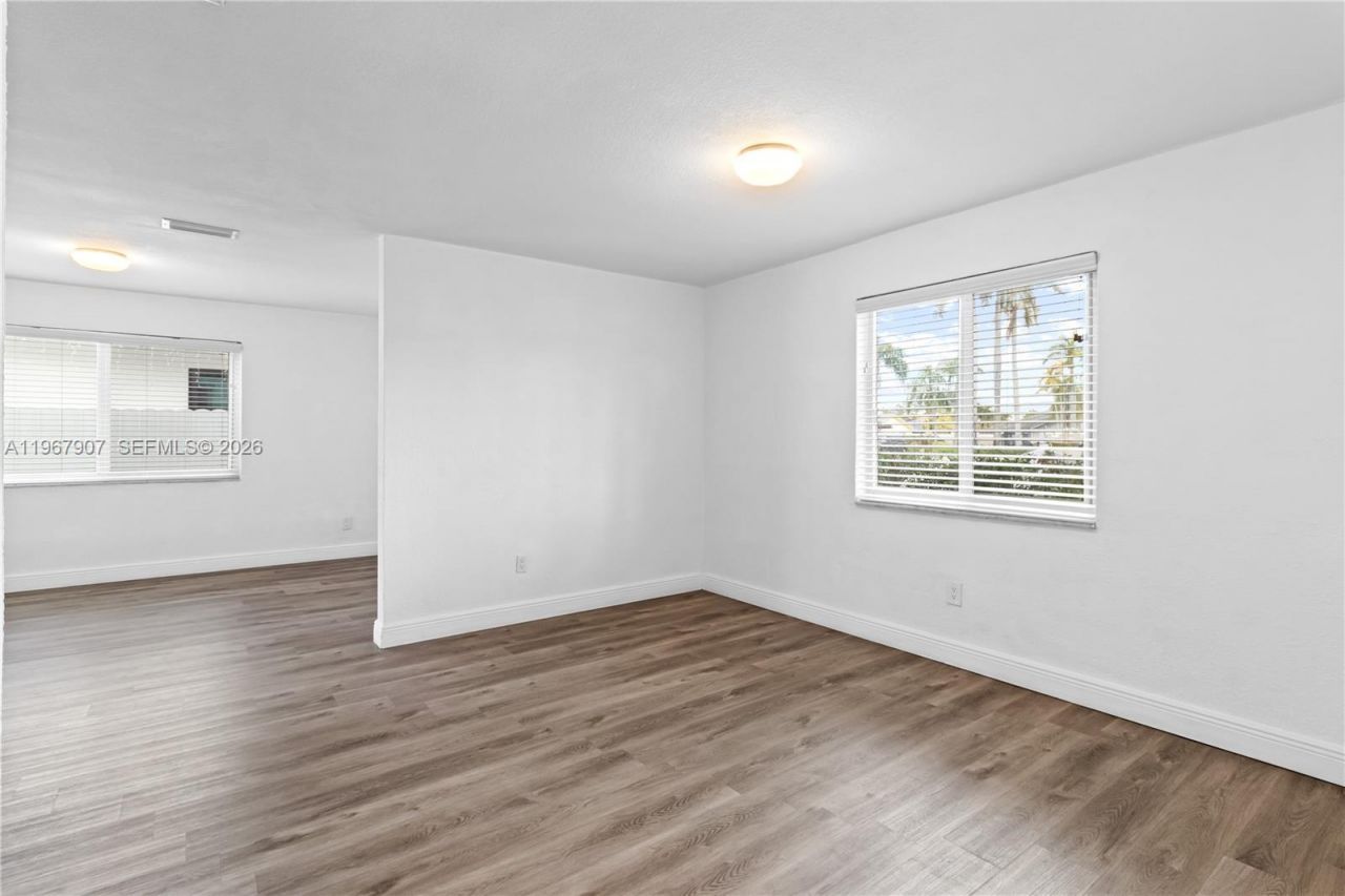 10360 SW 24th St , Miami, FL 33165 Photo