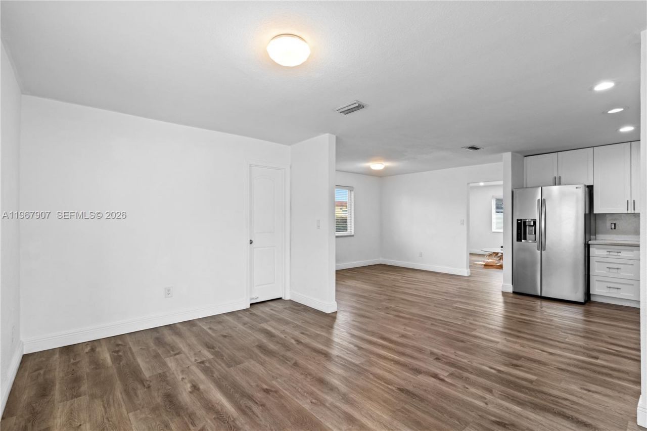 10360 SW 24th St , Miami, FL 33165 Photo