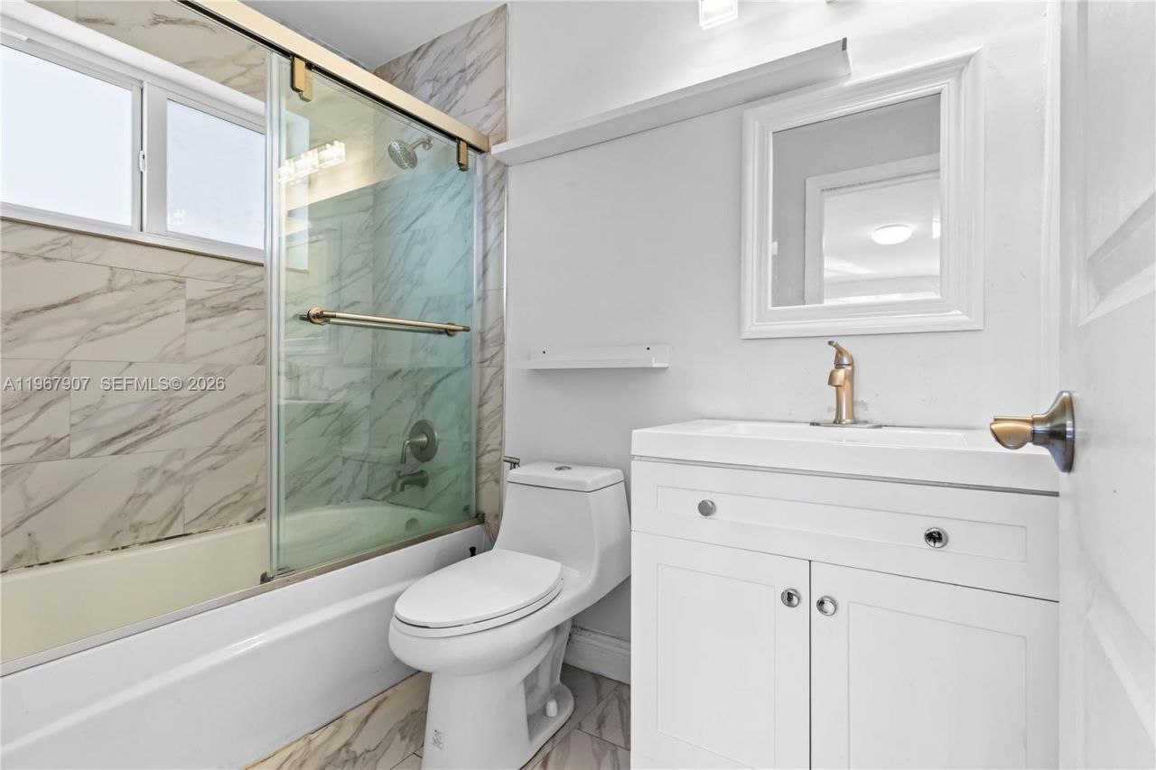 10360 SW 24th St , Miami, FL 33165 Photo