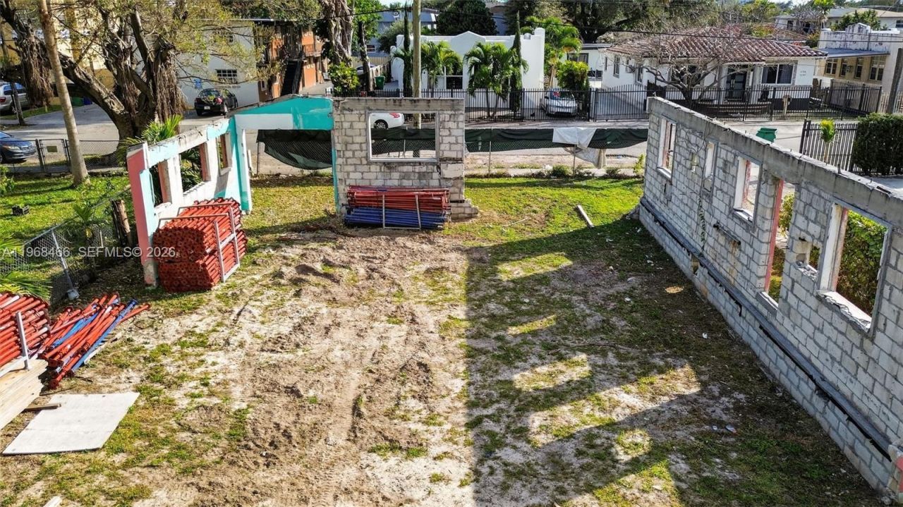 1753 NW 19th St , Miami, FL 33125 Photo