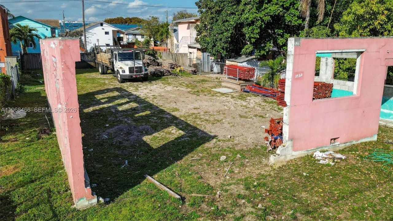 1753 NW 19th St , Miami, FL 33125 Photo