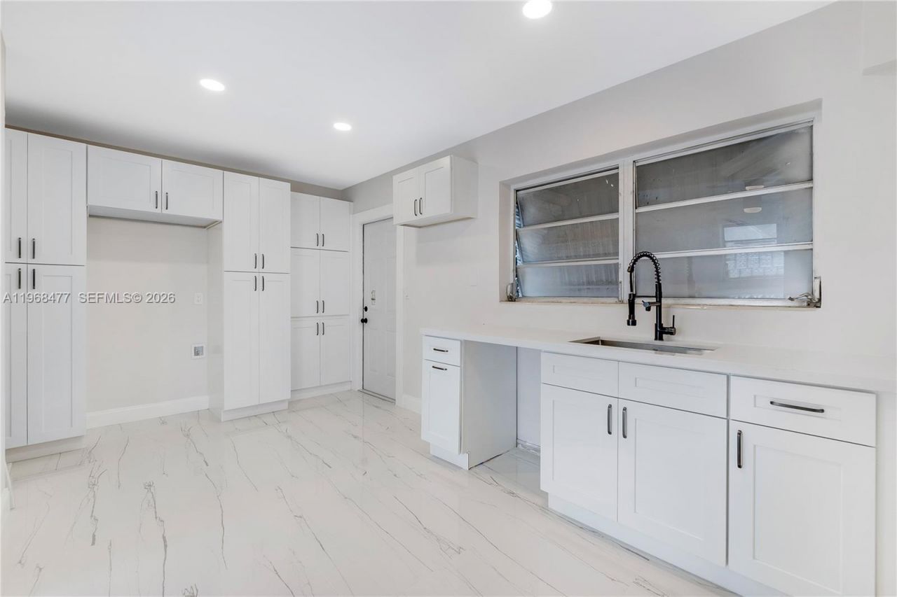 1231 NW 68th St, Unit 1231, Miami, FL 33147 Photo