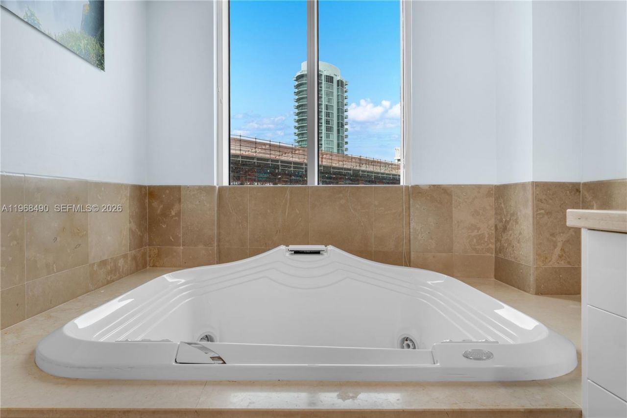 5959 Collins Ave, Unit 701, Miami Beach, FL 33140 Photo