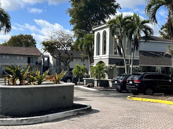 7030 NW 179th St , Unit 205, Hialeah, FL 33015