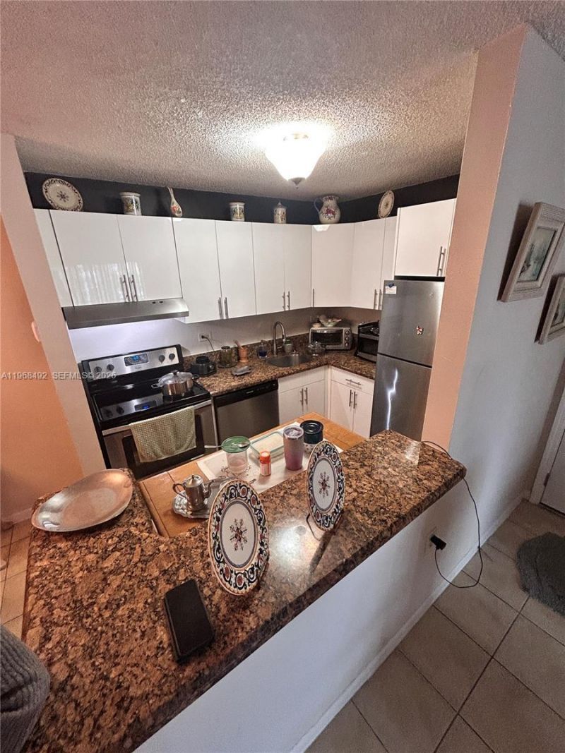 7030 NW 179th St, Unit 205, Hialeah, FL 33015 Photo