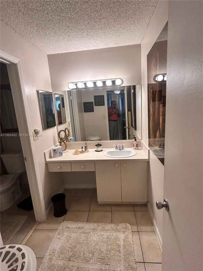 7030 NW 179th St, Unit 205, Hialeah, FL 33015 Photo