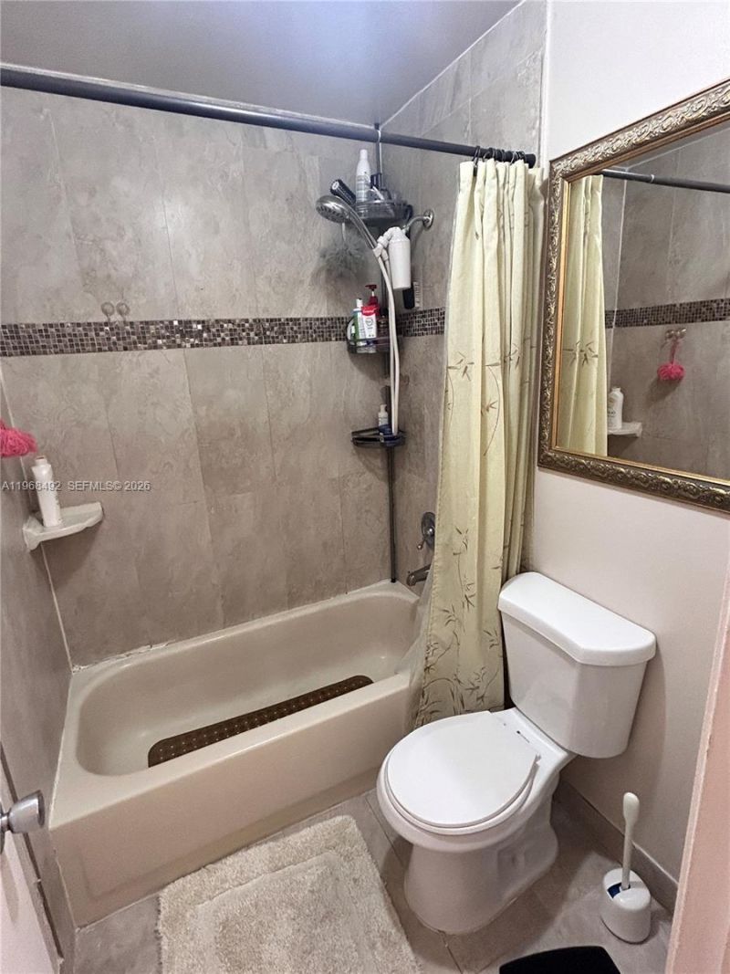 7030 NW 179th St, Unit 205, Hialeah, FL 33015 Photo
