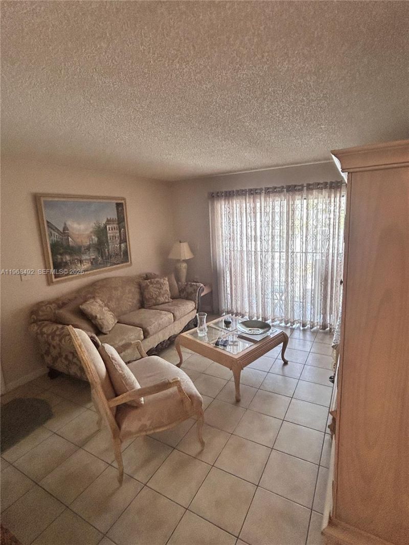 7030 NW 179th St, Unit 205, Hialeah, FL 33015 Photo