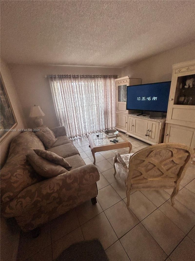 7030 NW 179th St, Unit 205, Hialeah, FL 33015 Photo
