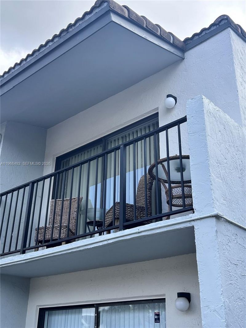 7030 NW 179th St, Unit 205, Hialeah, FL 33015 Photo