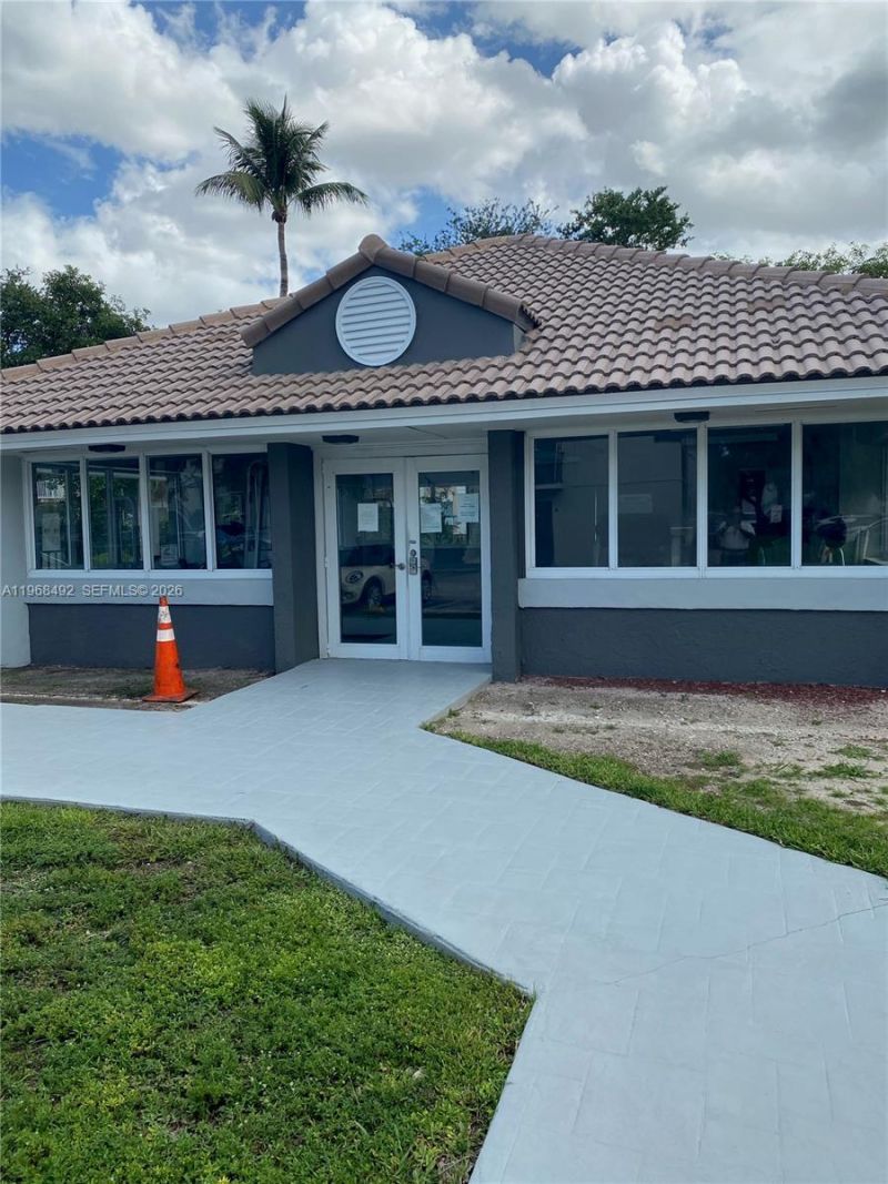 7030 NW 179th St, Unit 205, Hialeah, FL 33015 Photo