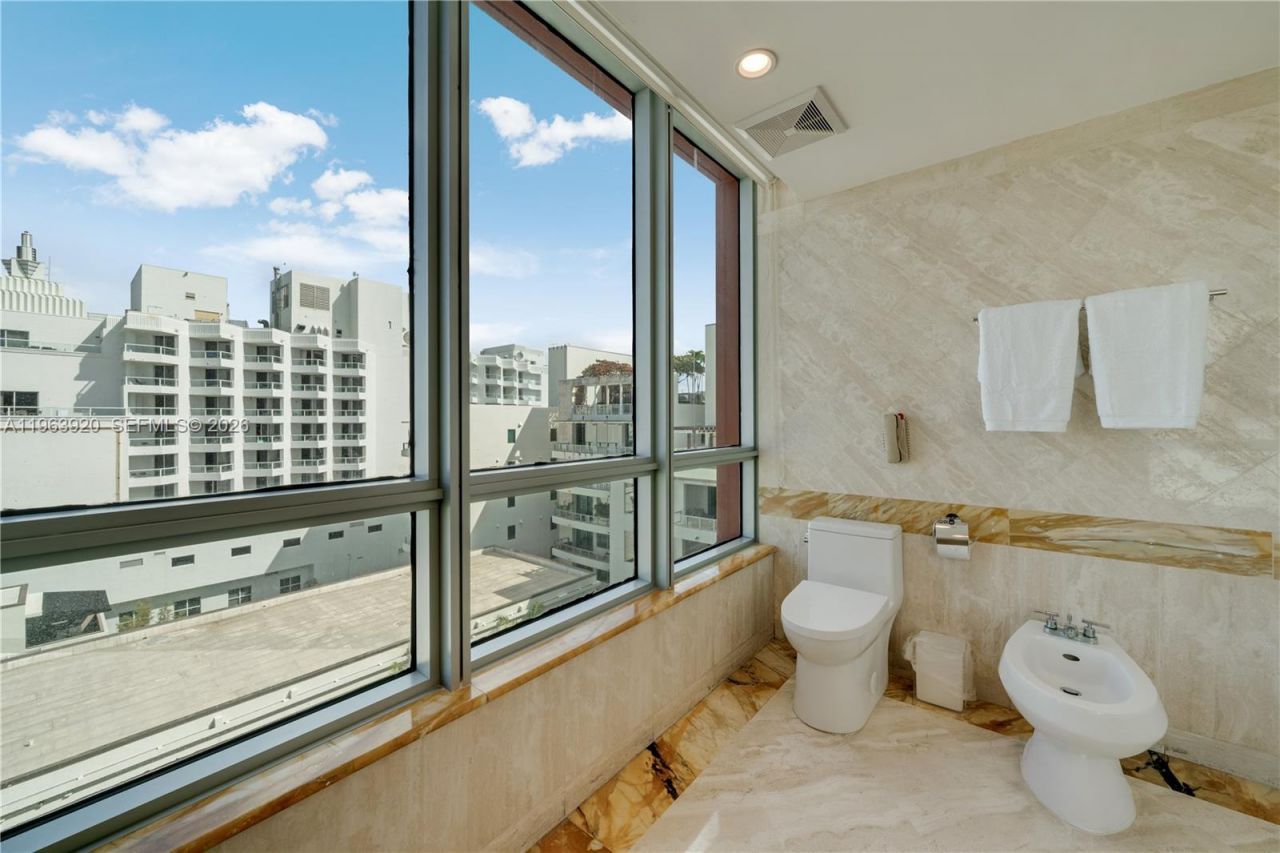 101 Ocean Dr , Unit 813, Miami Beach, FL 33139 Photo