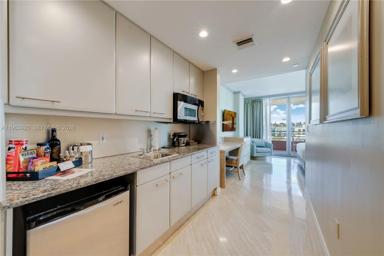 101 Ocean Dr , Unit 813, Miami Beach, FL 33139 Photo