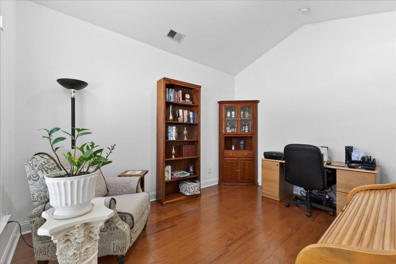 8523 Majestic Street Photo 10