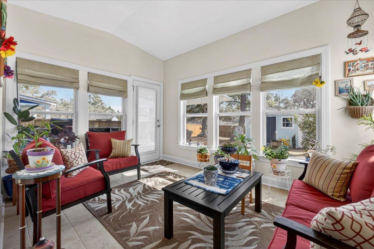 8523 Majestic Street Photo 32