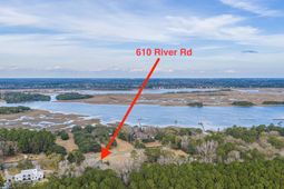 610 River Road photo 4