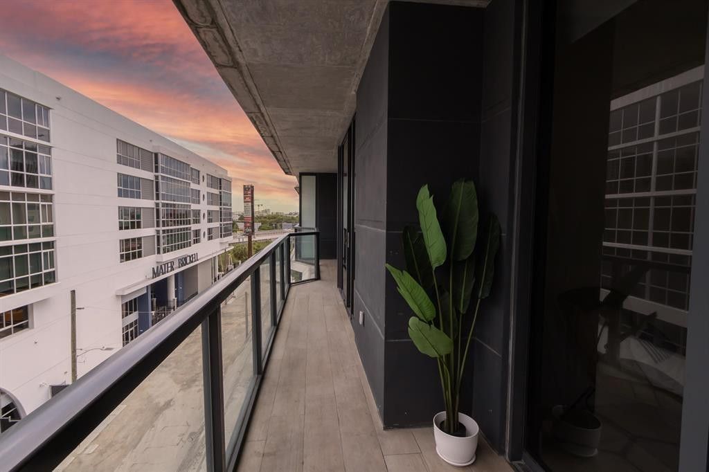 201 SW 17th Road, Unit 602, Miami, FL 33129 Photo