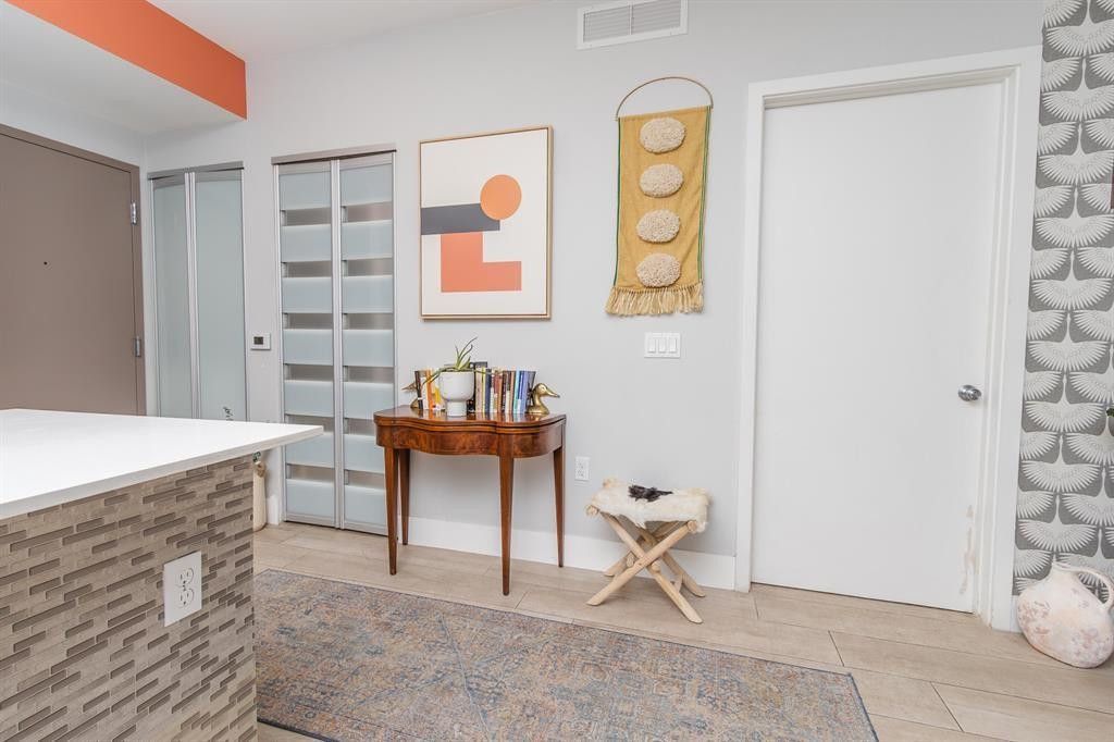 201 SW 17th Road, Unit 602, Miami, FL 33129 Photo