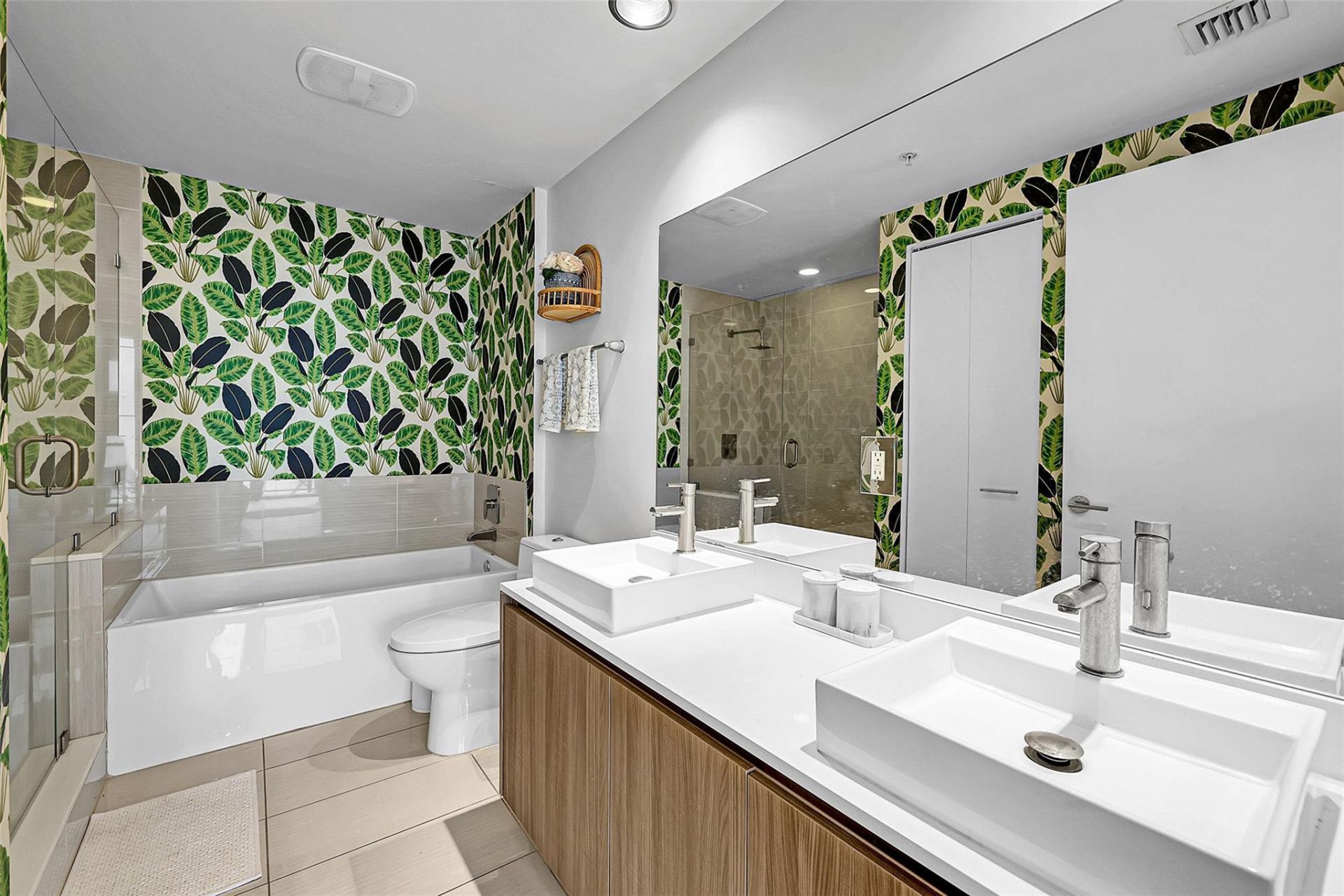 201 SW 17th Road, Unit 602, Miami, FL 33129 Photo