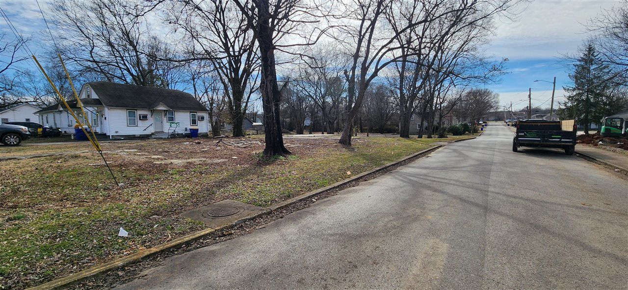 339 W 12th Street , Bowling Green, KY 42101 Main Photo