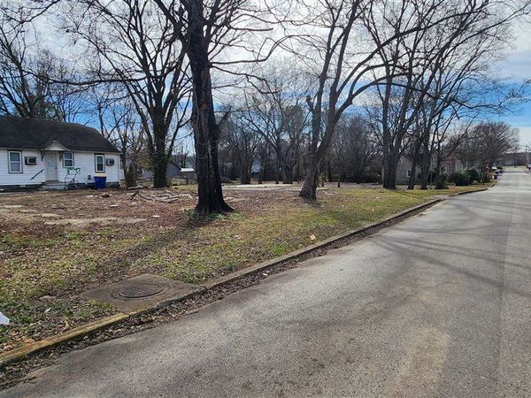 339 W 12th Street , Bowling Green, KY 42101