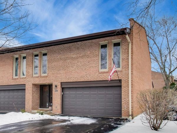 1821 Wildberry Drive, Unit A, Glenview, IL 60025
