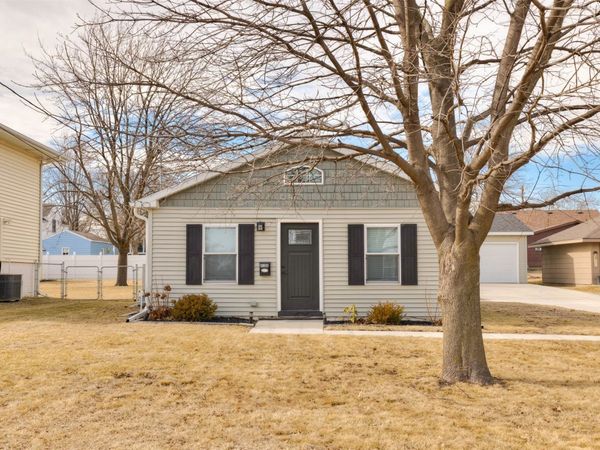 4104 69th Street, Urbandale, IA 50322