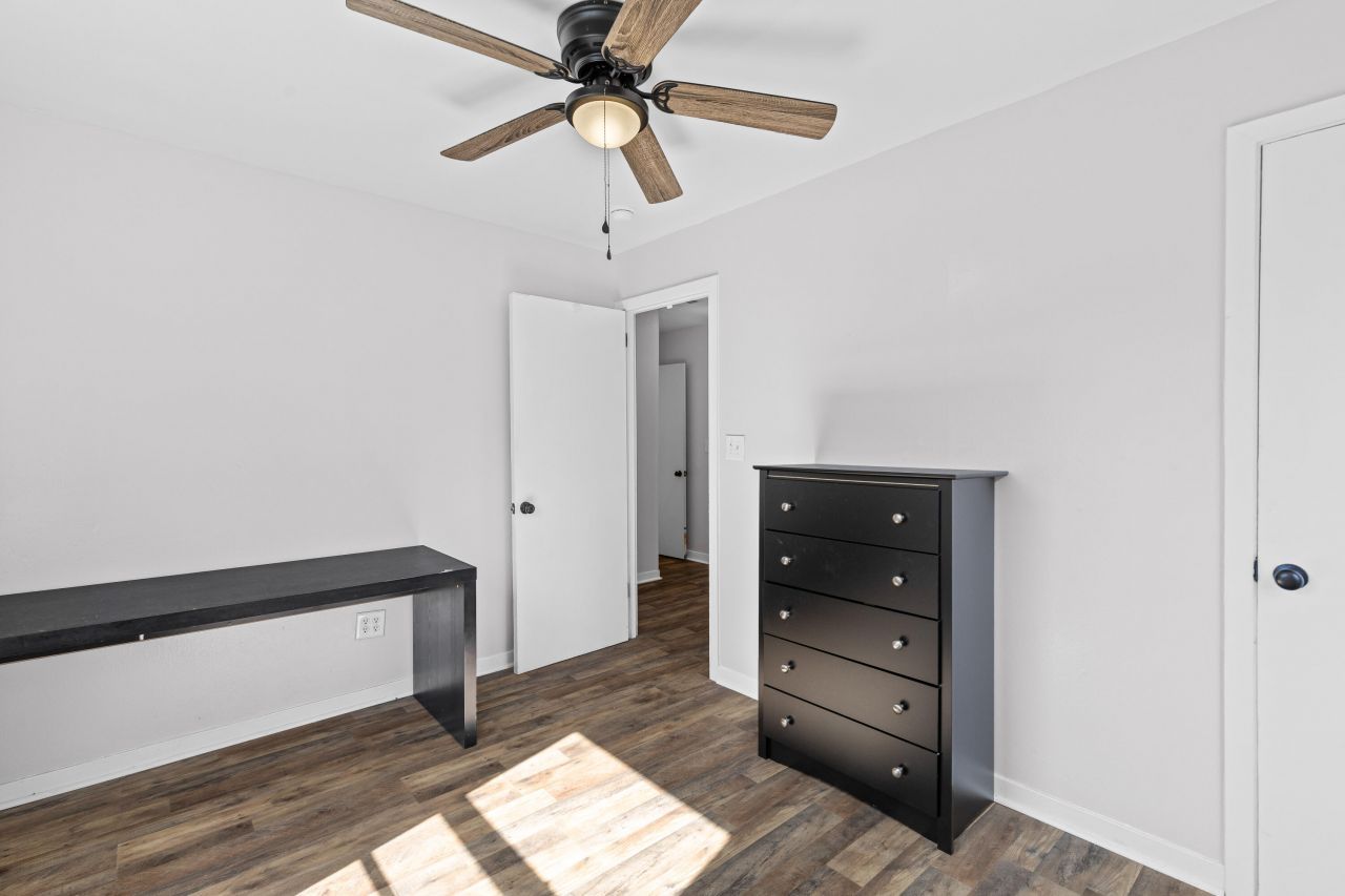 2401 Falcon Road Photo 11