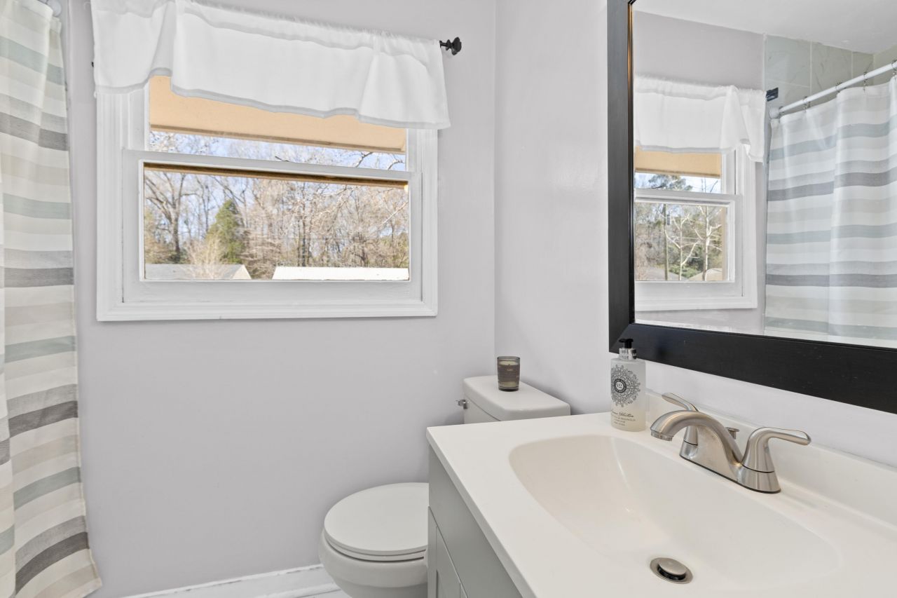 2401 Falcon Road Photo 17