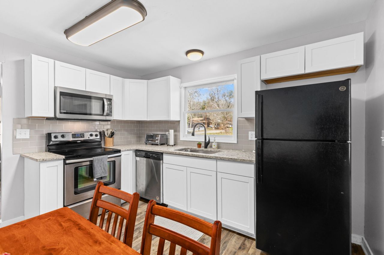 2401 Falcon Road Photo 8