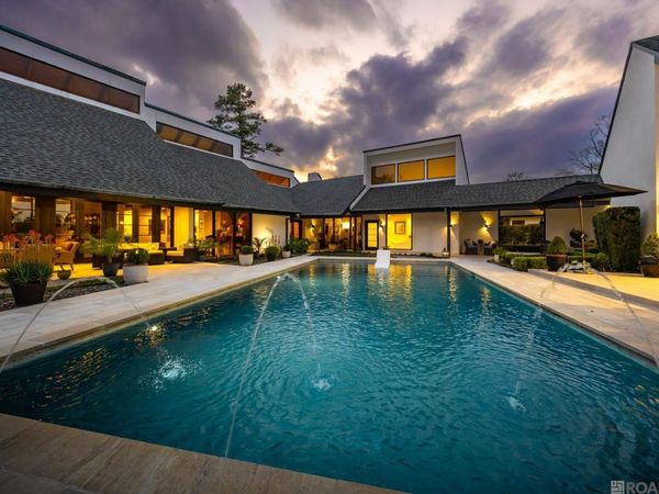 8742 W Fairway Dr, Baton Rouge, LA 70809