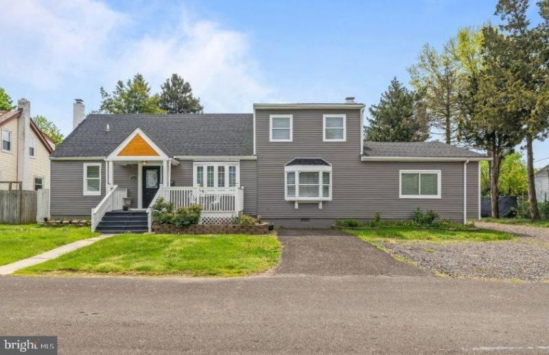 1039 Clinton Avenue, Bensalem, PA 19020 Main Photo