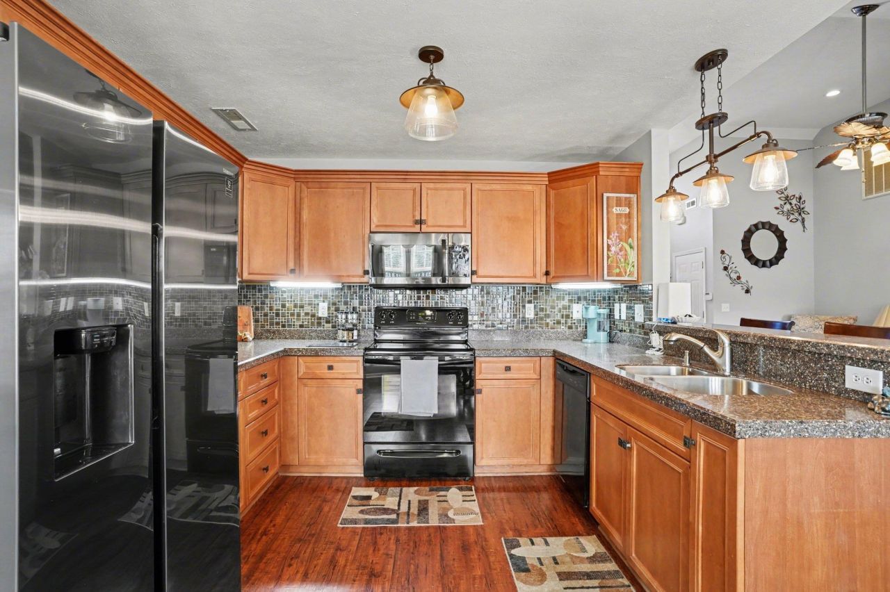 374 Barton Loop  Photo 13