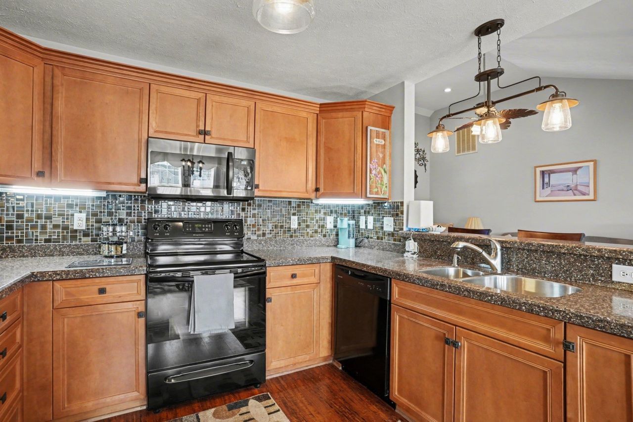 374 Barton Loop  Photo 14