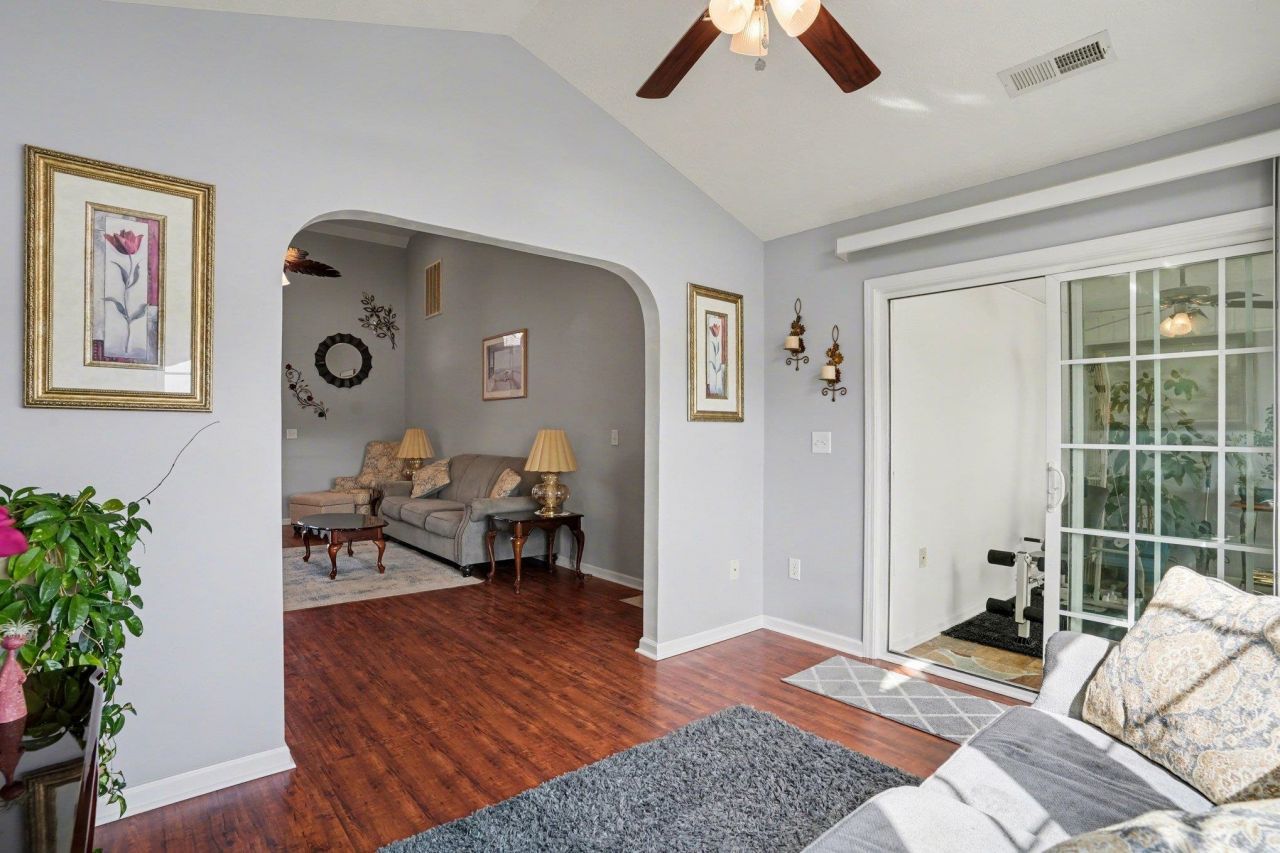 374 Barton Loop  Photo 19