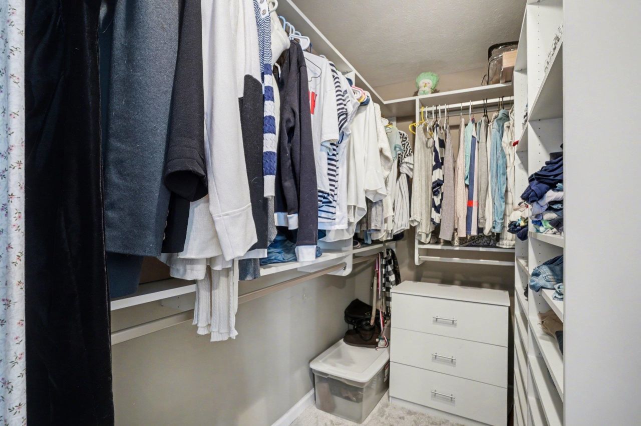 374 Barton Loop  Photo 23