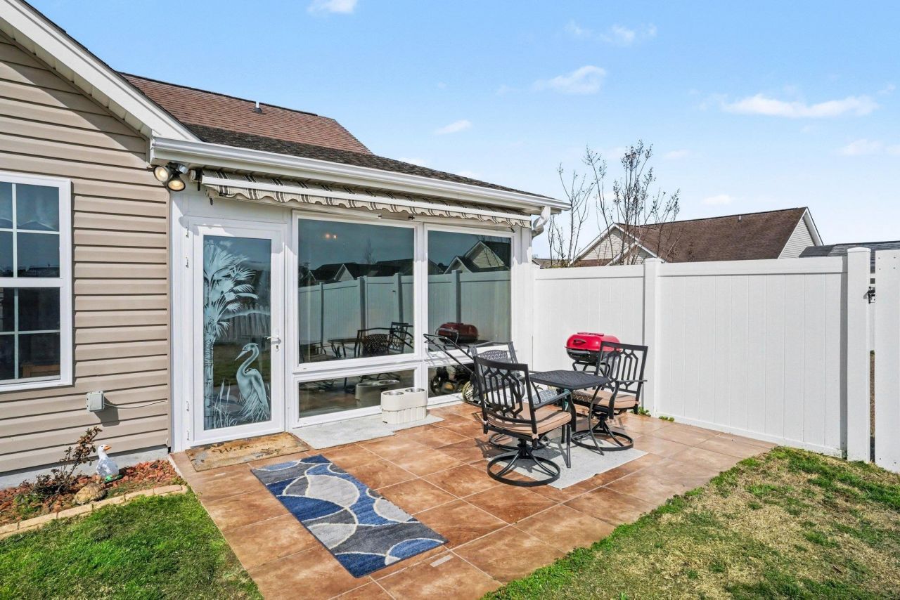 374 Barton Loop  Photo 34