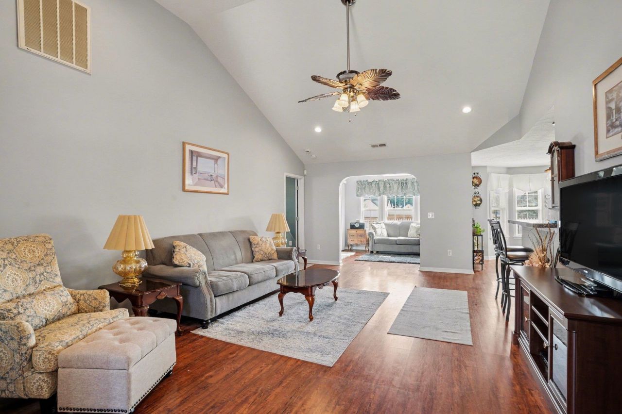 374 Barton Loop  Photo 7