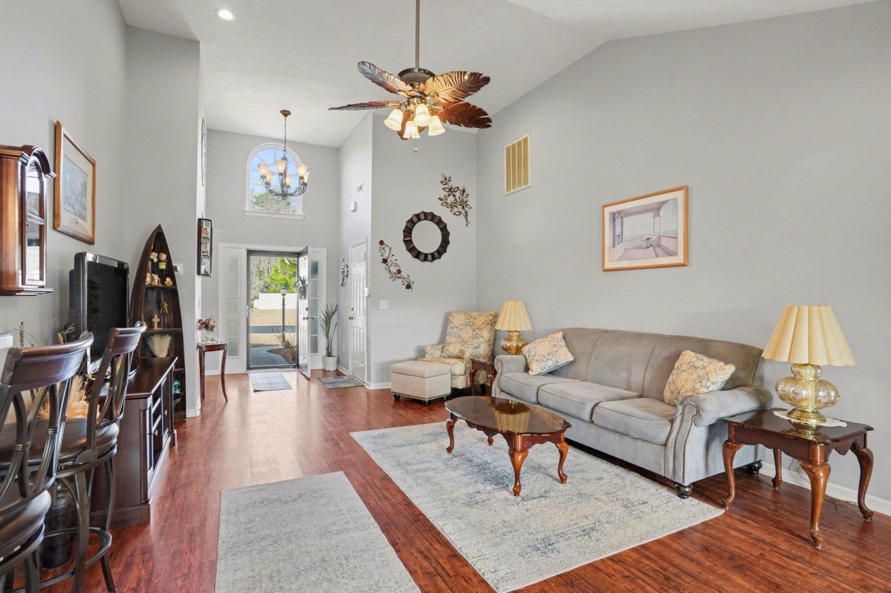 374 Barton Loop  Photo 9