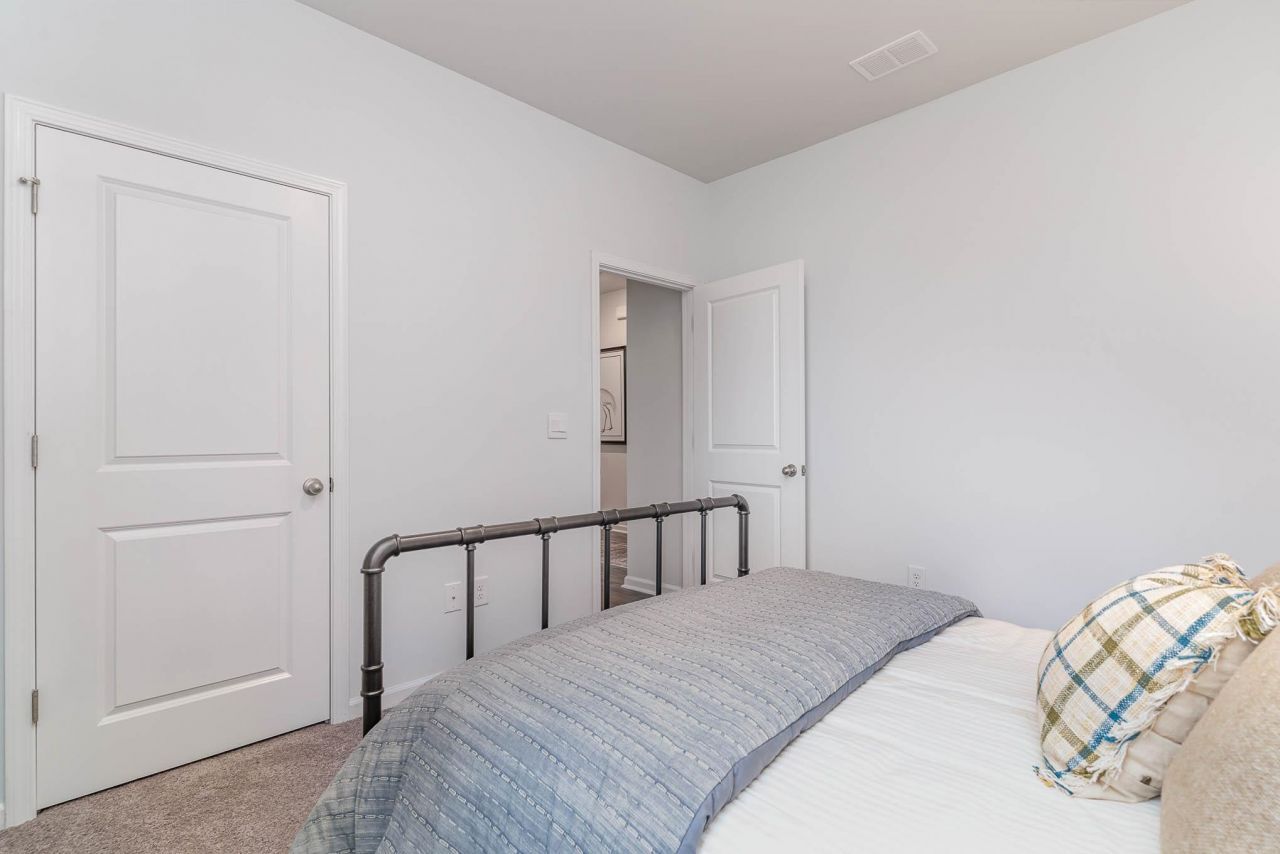 1325 Parkside Ct  Photo 20