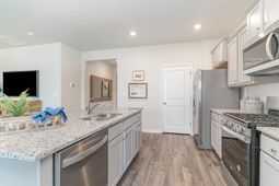 1325 Parkside Ct photo 4