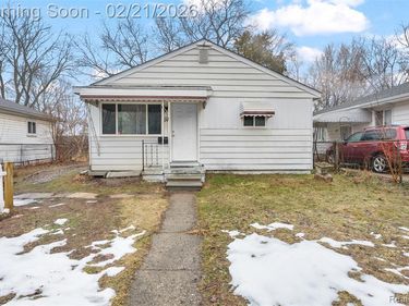 37 E Brooklyn Avenue, Pontiac, MI 48340