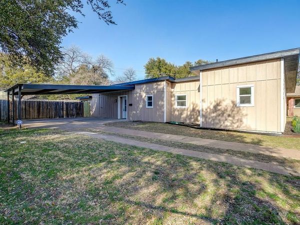 5320 Cahill Oval Street, River Oaks, TX 76114