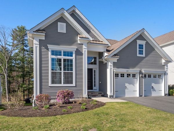 124 Glen Ellen Blvd, Unit 124, Millis, MA 02054