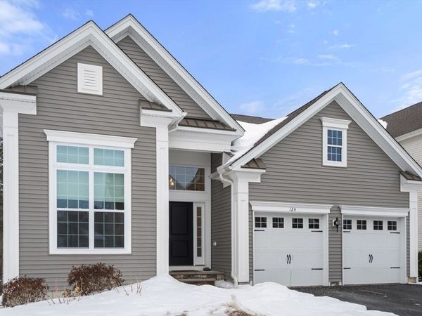 124 Glen Ellen Blvd, Unit 124, Millis, MA 02054