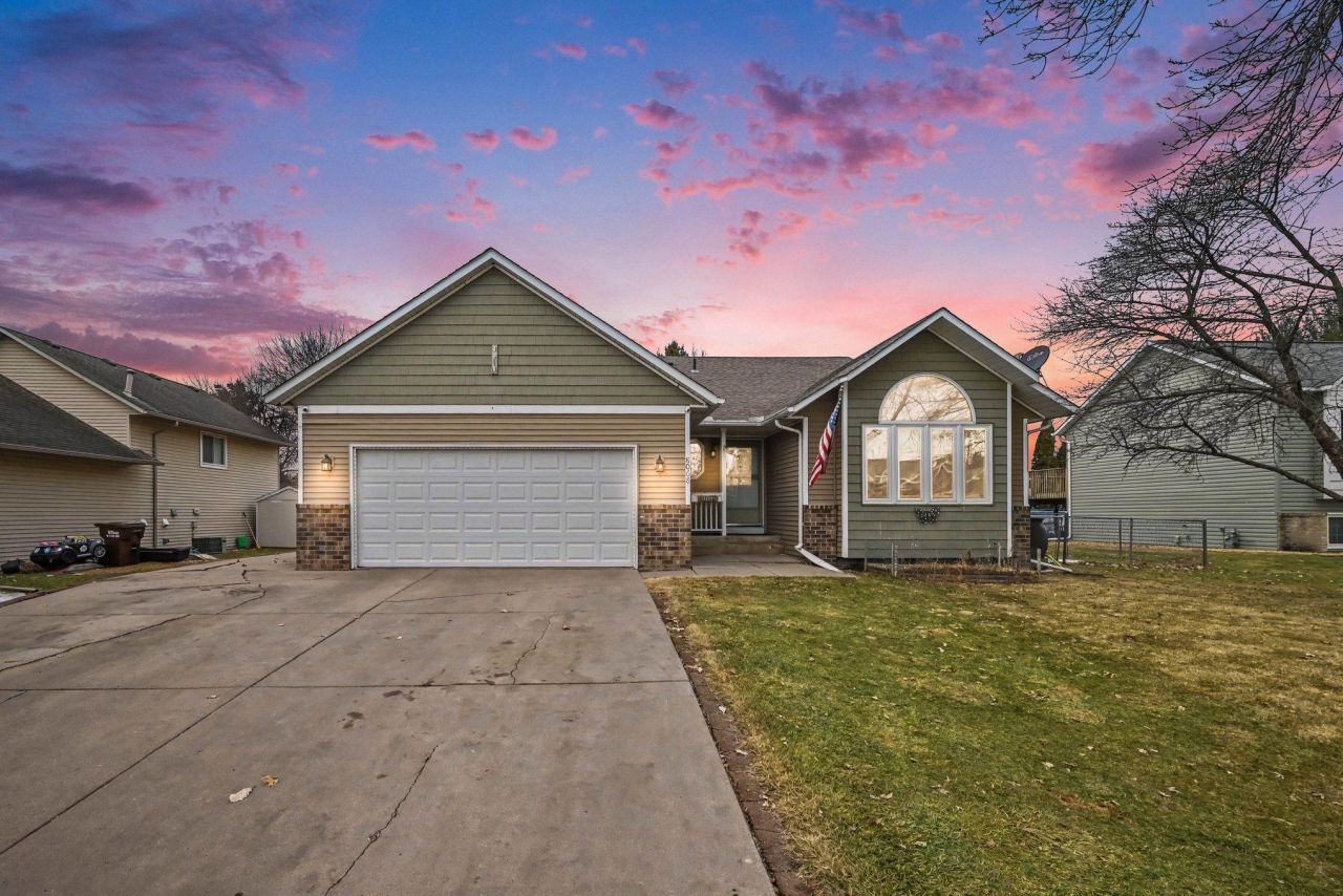 8068 Jody Avenue S, Cottage Grove, MN 55016 Main Photo