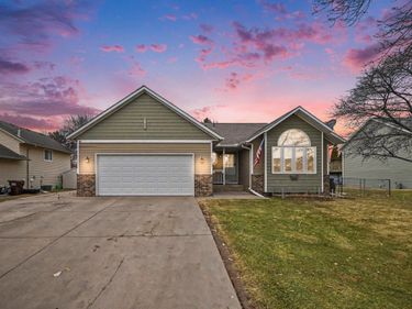 8068 Jody Avenue S, Cottage Grove, MN 55016