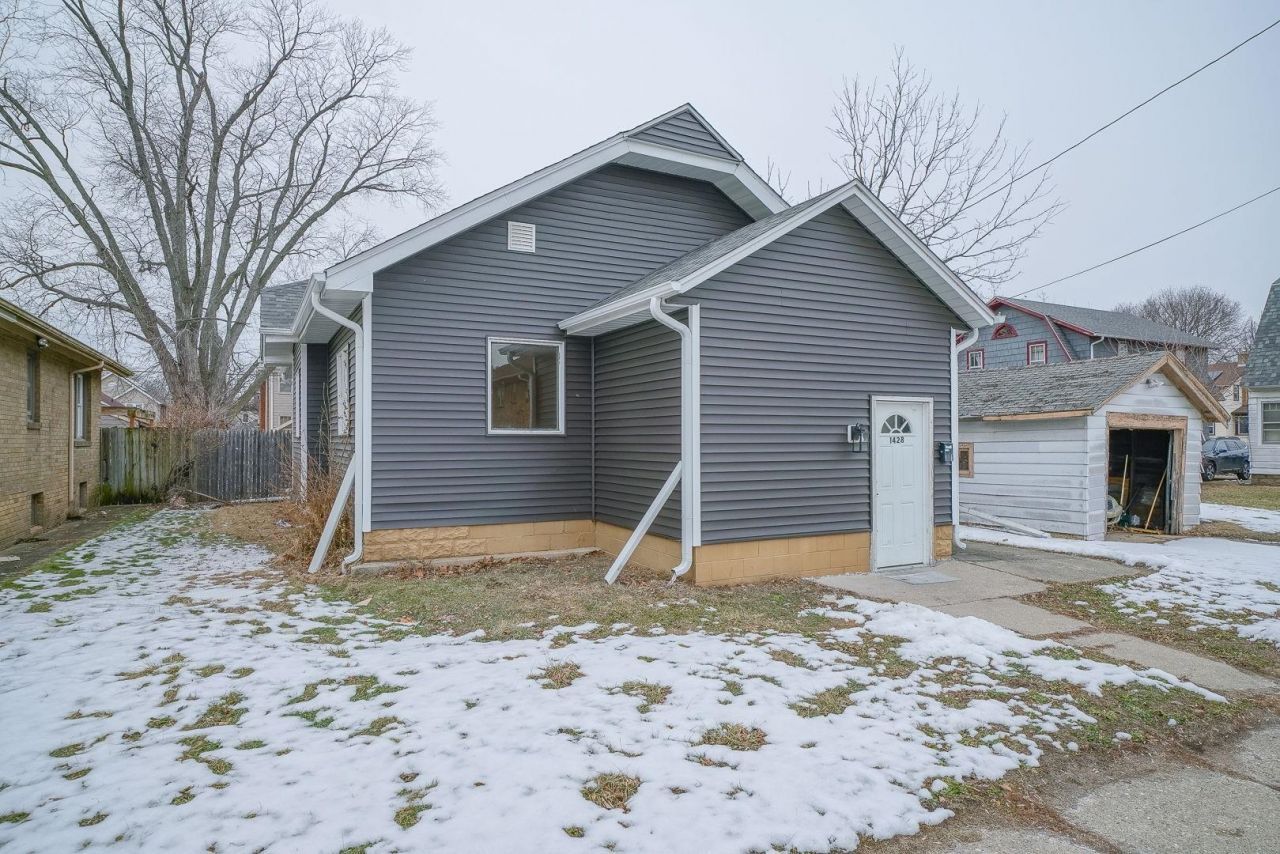 1428 North Avenue, Rockford, IL 61103 Main Photo