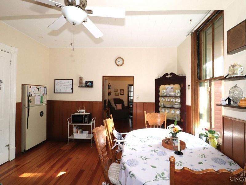 2462 Fairview Avenue, Cincinnati, OH 45219 Photo 12